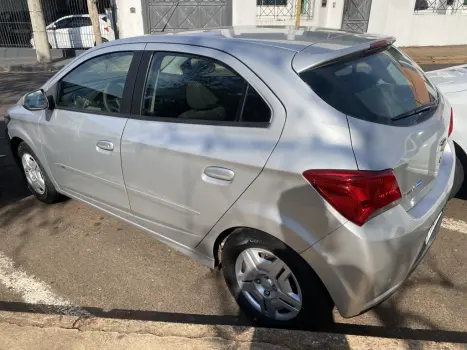 CHEVROLET Onix Hatch 1.4 4P FLEX LT, Foto 2