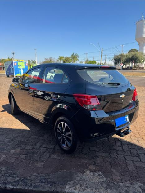 CHEVROLET Onix Hatch 1.4 4P FLEX LT, Foto 5