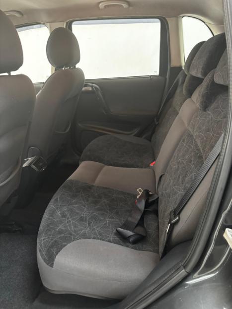 FIAT Stilo 1.8 4P FLEX DUALOGIC AUTOMATIZADO, Foto 9