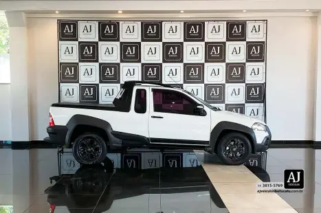 FIAT Strada 1.8 16V FLEX ADVENTURE CABINE ESTENDIDA, Foto 4