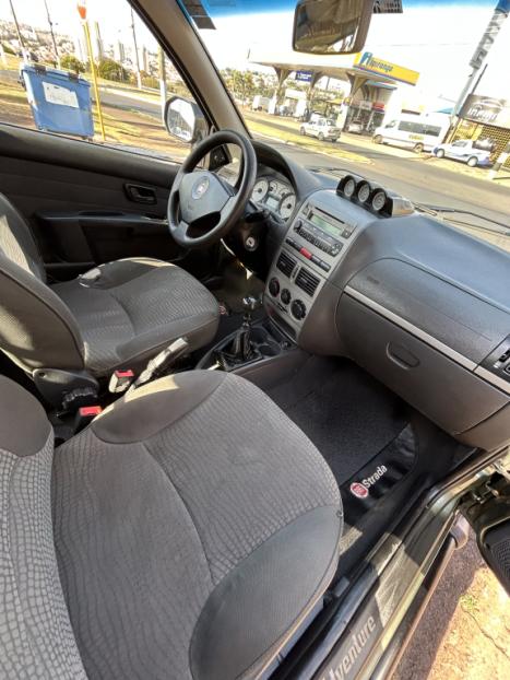 FIAT Strada 1.8 16V FLEX ADVENTURE LOCKER CABINE ESTENDIDA AUTOMATIZADA, Foto 4