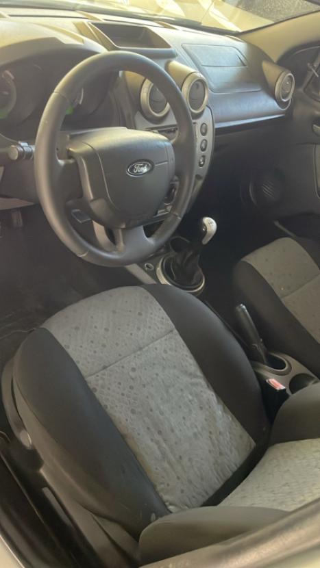 FORD Fiesta Hatch 1.0, Foto 2