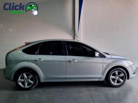 FORD Focus Hatch 1.6 16V 4P SE PLUS FLEX, Foto 2