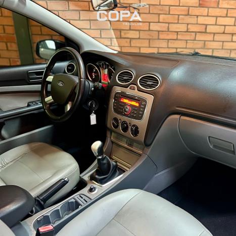 FORD Focus Hatch 1.6 4P, Foto 2