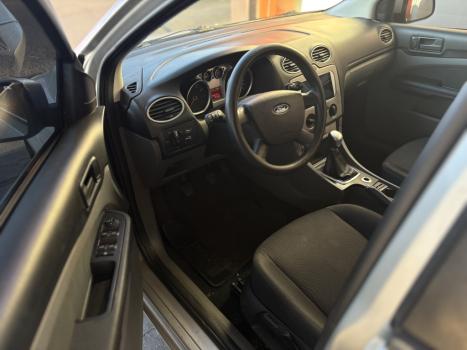FORD Focus Hatch 2.0 16V 4P GLX, Foto 4