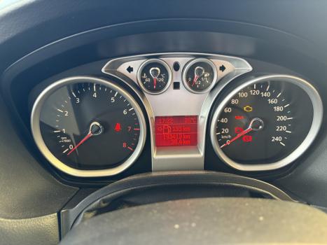 FORD Focus Hatch 2.0 16V 4P GLX, Foto 7