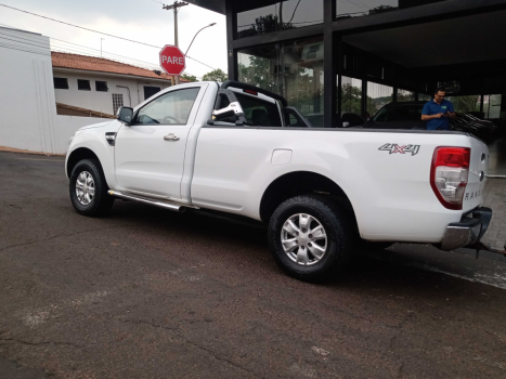 FORD Ranger 3.2 20V XLS 4X4 CABINE SIMPLES TURBO DIESEL, Foto 4