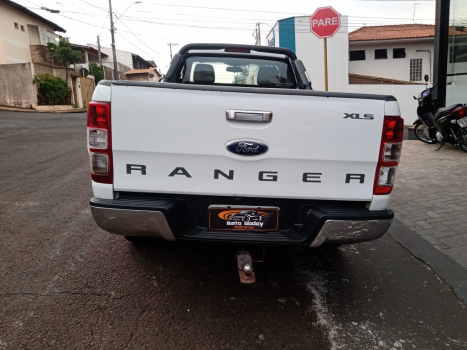 FORD Ranger 3.2 20V XLS 4X4 CABINE SIMPLES TURBO DIESEL, Foto 6