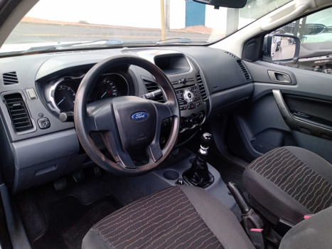 FORD Ranger 3.2 20V XLS 4X4 CABINE SIMPLES TURBO DIESEL, Foto 9