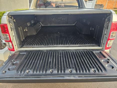 FORD Ranger 3.2 20V CABINE DUPLA 4X4 LIMITED TURBO DIESEL AUTOMTICO, Foto 6