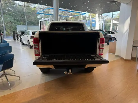 FORD Ranger 3.2 20V CABINE DUPLA 4X4 LIMITED TURBO DIESEL AUTOMTICO, Foto 12