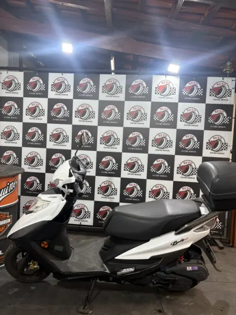 HAOJUE Lindy 125 , Foto 4