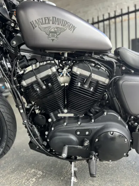 HARLEY DAVIDSON Sportster XL 883 IRON, Foto 4