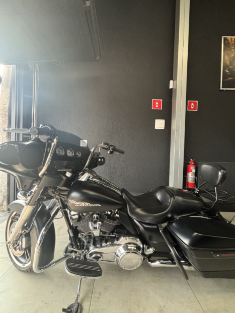 HARLEY DAVIDSON Street Glide FLHX 1700, Foto 1