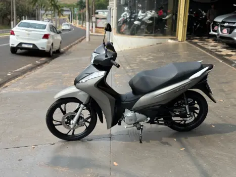 HONDA Biz 125 EX, Foto 3