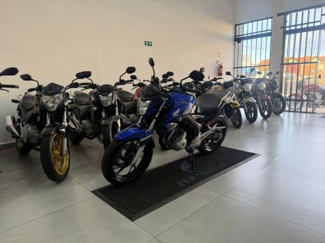 HONDA CB 250 F Twister , Foto 4