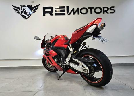 HONDA CBR 1000 RR FIRE BLADE, Foto 4