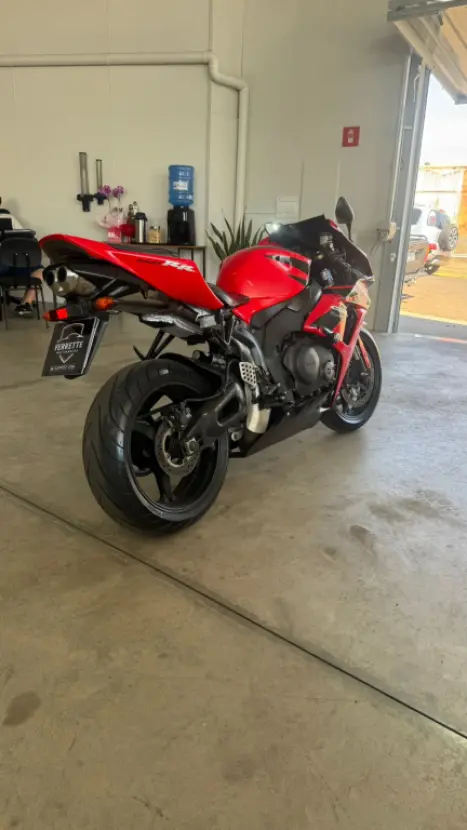 HONDA CBR 1000 RR FIRE BLADE, Foto 4