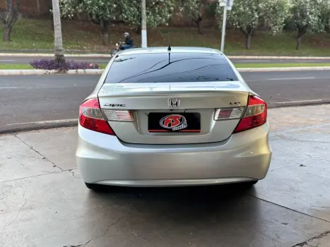 HONDA Civic 1.8 16V 4P FLEX LXS AUTOMTICO, Foto 4