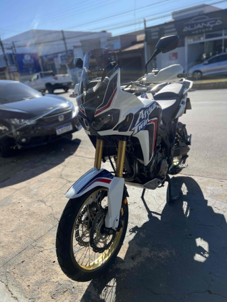 HONDA CRF 1000L Africa Twin TE, Foto 3