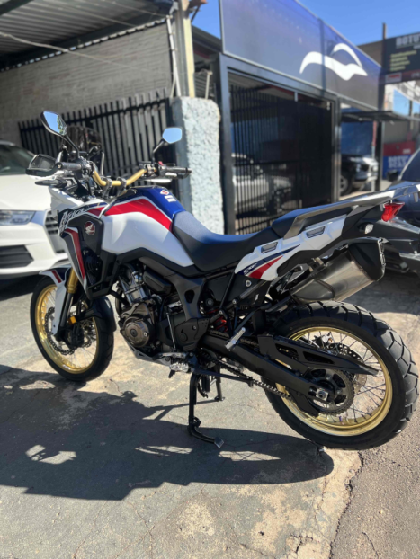 HONDA CRF 1000L Africa Twin TE, Foto 4