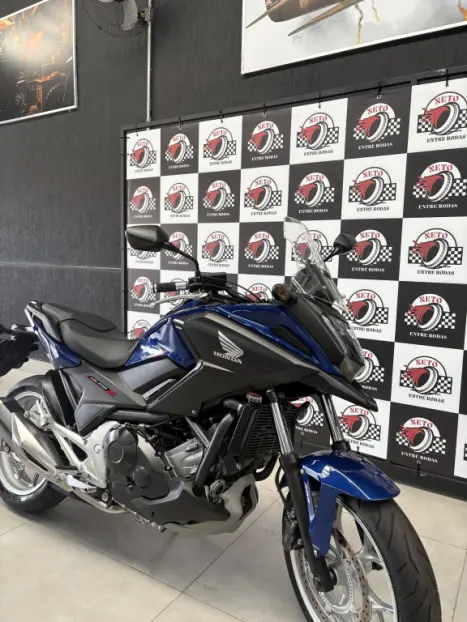 HONDA NC 750 X ABS, Foto 2