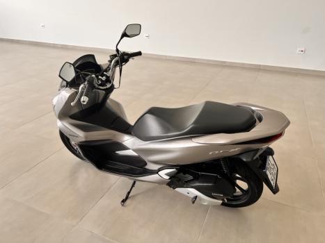 HONDA PCX 150 DLX, Foto 2