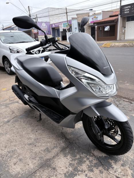 HONDA PCX 150 DLX, Foto 2