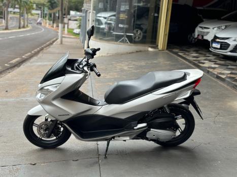 HONDA PCX 150 DLX, Foto 3