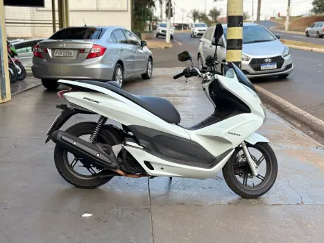 HONDA PCX 150 DLX, Foto 2