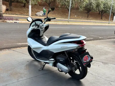 HONDA PCX 150 DLX, Foto 3