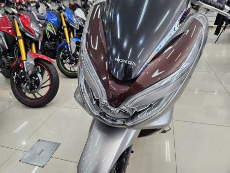 HONDA PCX 150 DLX, Foto 2