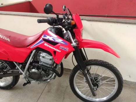 HONDA XR Tornado 250 , Foto 2