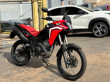HONDA XRE 300 ABS, Foto 1