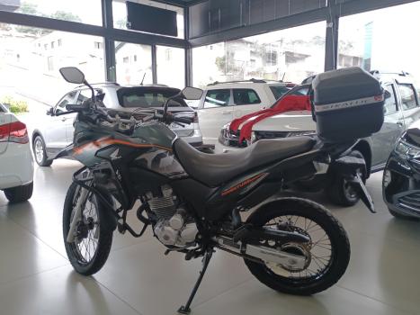 HONDA XRE 300 ADVENTURE, Foto 3