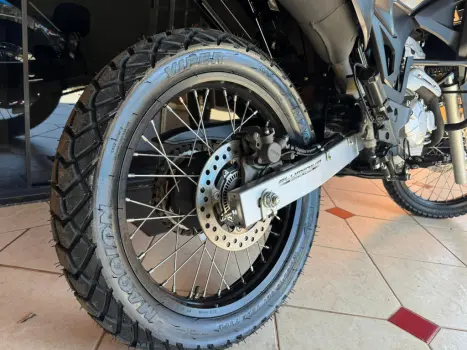 HONDA XRE 300 ADVENTURE, Foto 6