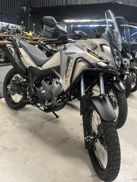 HONDA XRE 300 Sahara ADVENTURE, Foto 2