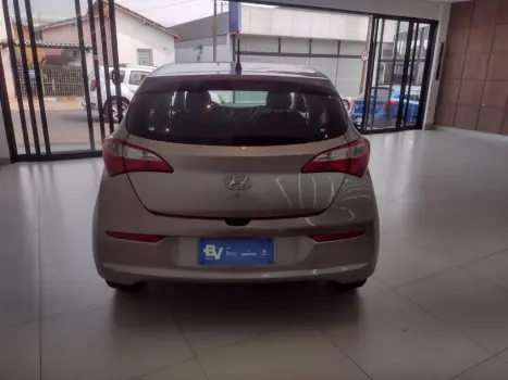 HYUNDAI HB 20 Hatch 1.6 16V 4P FLEX COMFORT PLUS, Foto 8