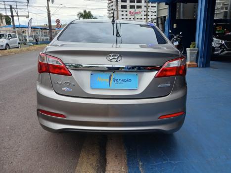 HYUNDAI HB 20 Sedan 1.6 16V 4P FLEX COMFORT PLUS AUTOMTICO, Foto 10