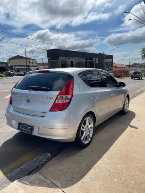 HYUNDAI I30 2.0 16V 4P, Foto 3