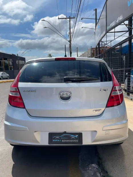 HYUNDAI I30 2.0 16V 4P, Foto 6
