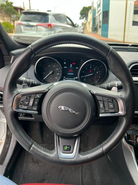 JAGUAR XE 2.0 16V 4P R-SPORT 250 TURBO AUTOMTICO, Foto 8
