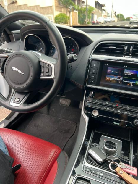 JAGUAR XE 2.0 16V 4P R-SPORT 250 TURBO AUTOMTICO, Foto 10