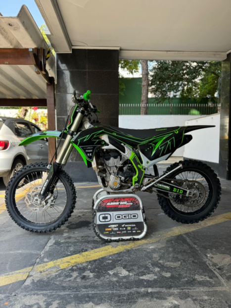 KAWASAKI KX 250 F , Foto 4