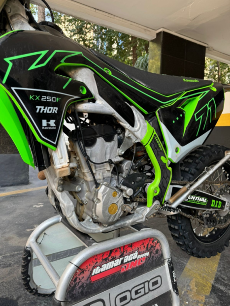 KAWASAKI KX 250 F , Foto 7