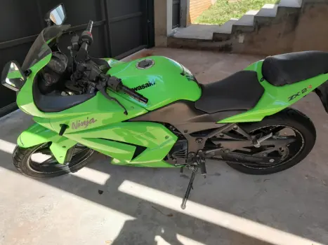 KAWASAKI Ninja 250 R, Foto 3