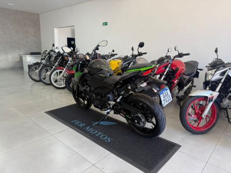 KAWASAKI Z 400 ABS, Foto 3