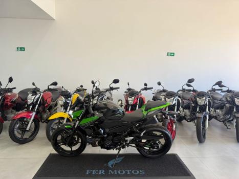 KAWASAKI Z 400 ABS, Foto 4