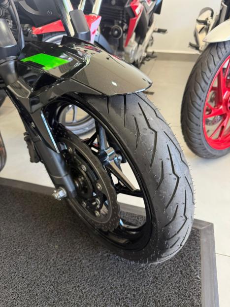 KAWASAKI Z 400 ABS, Foto 9