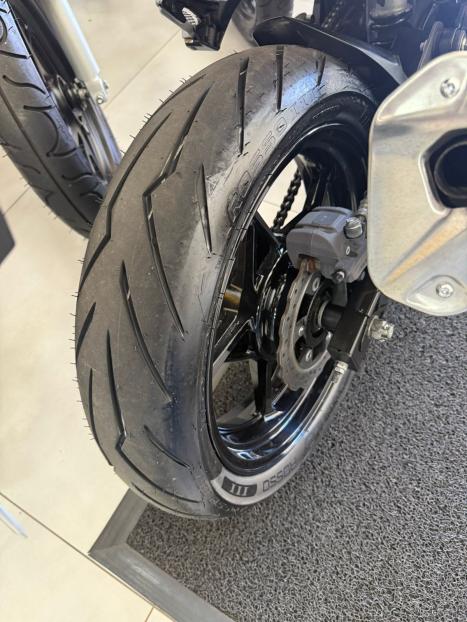 KAWASAKI Z 400 ABS, Foto 10